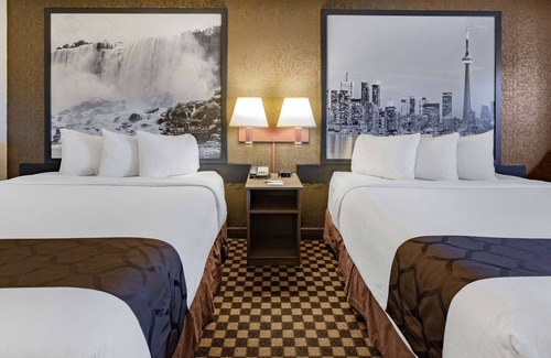 Windsor Hotel | Super 8 by Wyndham Ambassador Bridge Windsor ON