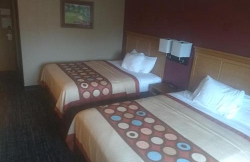 Brainerd Hotel | Super 8 by Wyndham Baxter/Brainerd Area