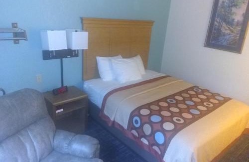 Brainerd Hotel | Super 8 by Wyndham Baxter/Brainerd Area
