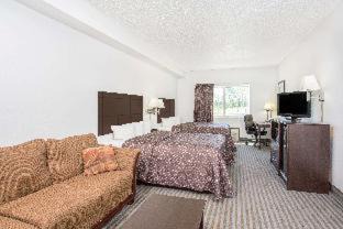 Cedar Falls Hotel | Super 8 by Wyndham Cedar Falls