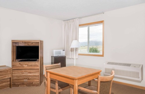 Driggs Hotel | Super 8 by Wyndham Driggs