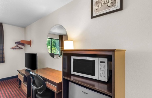 Dumfries Hotel | Super 8 by Wyndham Dumfries/Quantico