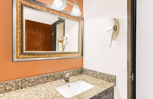 Hagerstown Hotel | Super 8 by Wyndham Hagerstown I-70