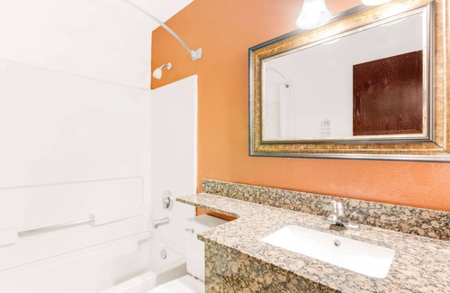 Hagerstown Hotel | Super 8 by Wyndham Hagerstown I-70