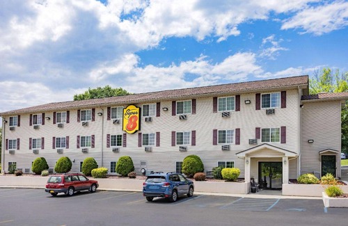 Johnstown Hotel | Super 8 by Wyndham Johnstown/Gloversville