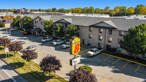 Mount Pleasant Hotel | Super 8 by Wyndham Mt. Pleasant