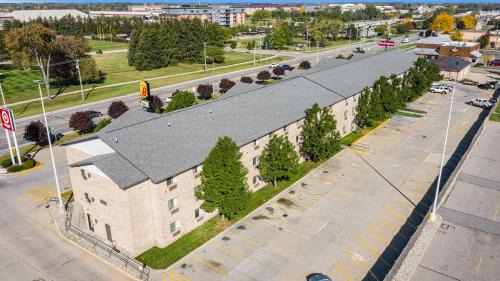Mount Pleasant Hotel | Super 8 by Wyndham Mt. Pleasant