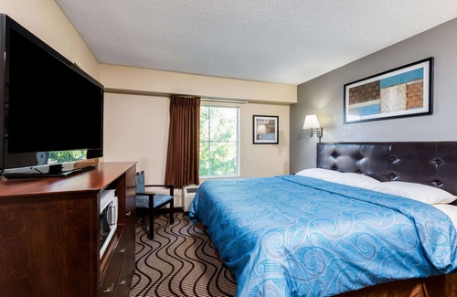 Mars Hotel | Super 8 by Wyndham Mars/Cranberry/Pittsburgh Area