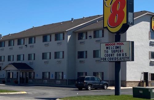 Mason City Hotel | Super 8 by Wyndham Mason City