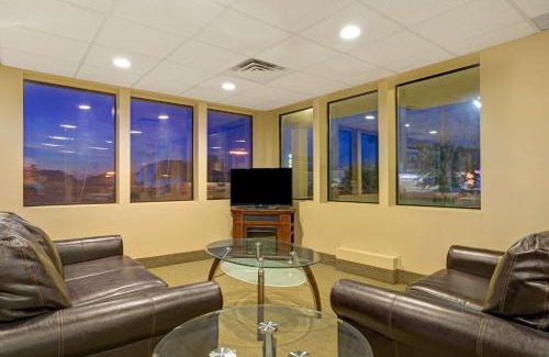 Melrose Hotel | Super 8 by Wyndham Melrose