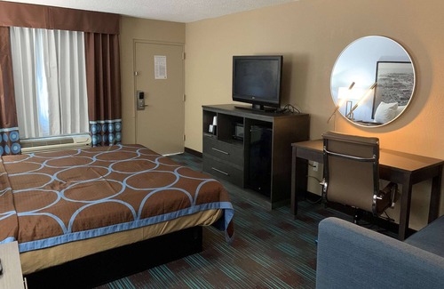 Newport News Hotel | Super 8 by Wyndham Newport News