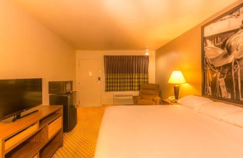 Central Oklahoma City Hotel | Super 8 by Wyndham Oklahoma Airport Fairgrounds West