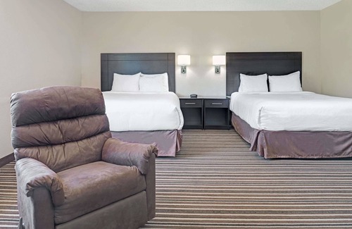 Millard Hotel | Super 8 by Wyndham Omaha I-80 West