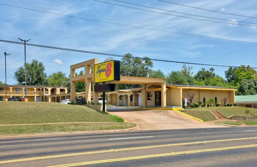 Palestine Hotel | Super 8 by Wyndham Palestine TX