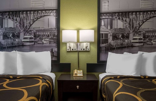 Perrysburg Hotel | Super 8 by Wyndham Perrysburg/Toledo