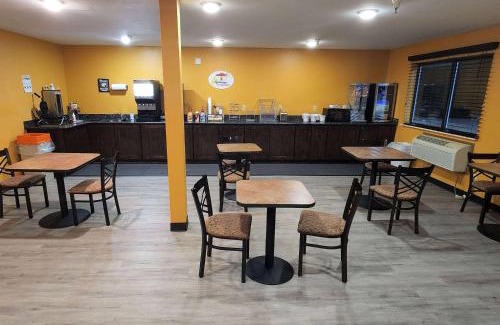 Rawlins Hotel | Super 8 by Wyndham Rawlins Wyoming