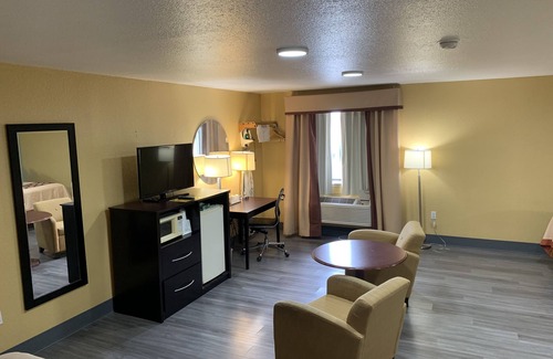 Richmond Hotel | Super 8 by Wyndham Richmond