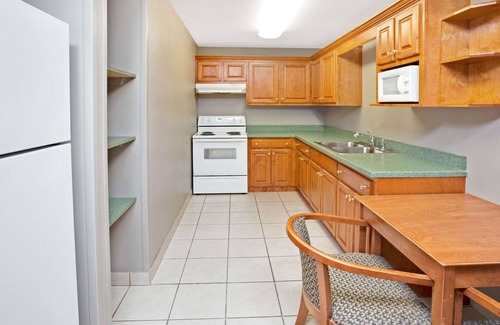 South Bend Hotel | Super 8 by Wyndham South Bend