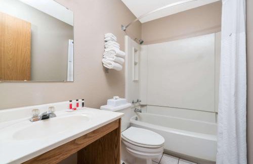 St. Cloud Hotel | Super 8 by Wyndham St. Cloud