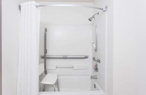 Woodstock Hotel | Super 8 by Wyndham Woodstock