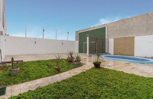 Cerro Azul House | Super casa de playa con piscina y cancha fulbito