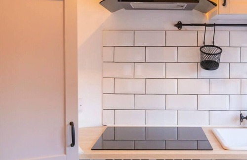 Henley Apartment | Super Central Apartment Close To River & Station