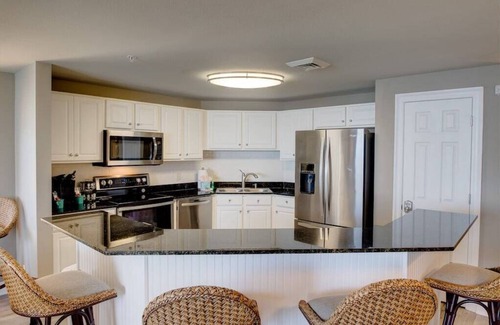 Panama City Beach Condo | Super Clean Modern Beachfront 2 Kings, 4 Chairs, VIP Park+