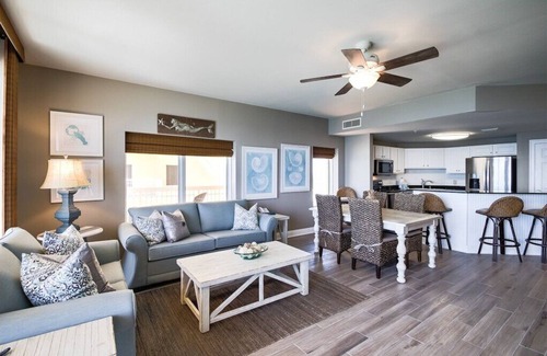 Panama City Beach Condo | Super Clean Modern Beachfront 2 Kings, 4 Chairs, VIP Park+