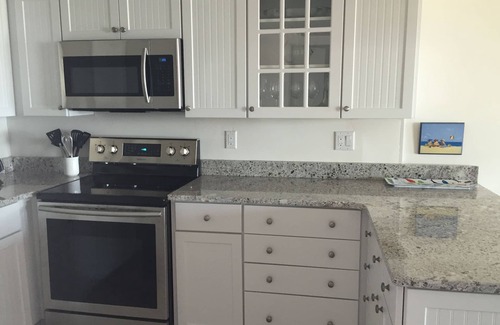 South Rehoboth Apartment | SUPER CLEAN.ON THE BEACH. WAKE UP TO THE STUNNING SUNRISE. YOU DESERVE IT!