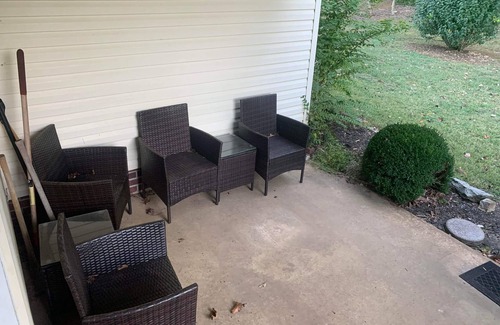 Olivehill House | Super close to town- wonderful neighborhood!