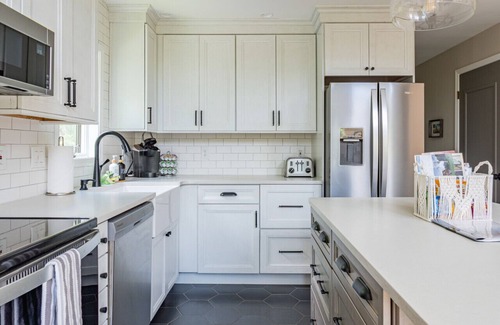 Saugerties South Apartment | Super Comfortable Water-view Home in Saugerties