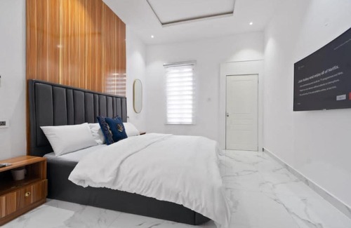 Epetu Apartment | Super Luxury Well Furnished 5 Bedroom Duplex With games and cinema