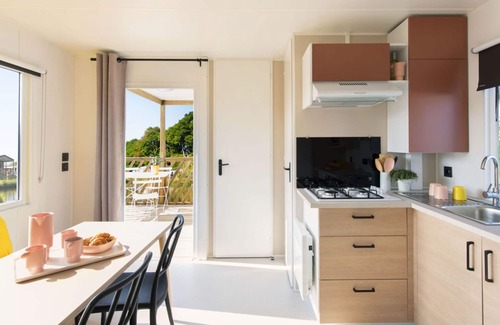 Porto-Vecchio Ski Chalet | Super mercure 2-Chalet-Standard-Ensuite with Shower