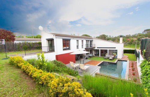 Sils Villa | Super Modern Magnificence Costa Brava!