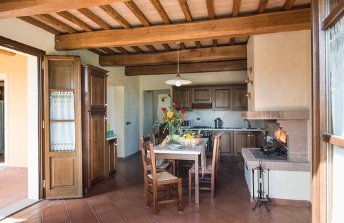 Palaia Villa | Super panoramic, private pool, fast Wifi, Air cond, close to town - NO BILLS