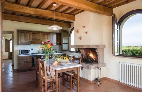 Palaia Villa | Super panoramic, private pool, fast Wifi, Air cond, close to town - NO BILLS