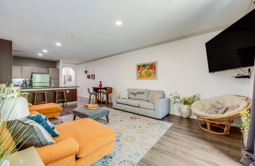Bouldin Apartment | Super Stylish, Spacious, Fun and Best Location!