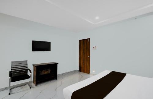 Khattalwada Hotel | Super Townhouse Oak Bachupally Medical College Formerly SV Hotels