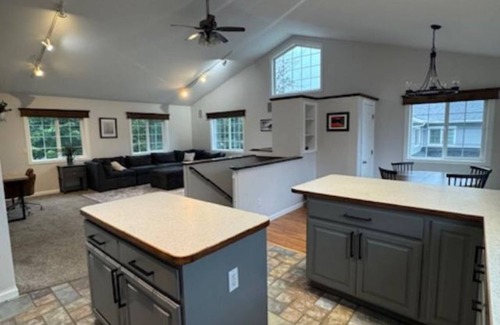 Mendenhaven House | Superb 3-bedroom townhome in Juneau