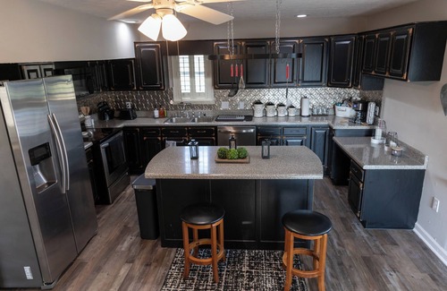 Drake House | Superb 4-bedroom house with AC in Woodburn