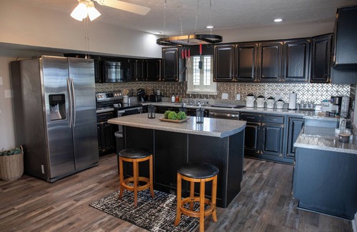 Drake House | Superb 4-bedroom house with AC in Woodburn