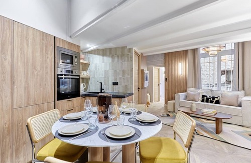 17th Arrondissement Apartment | Superb apartment Center of Paris Montmartre