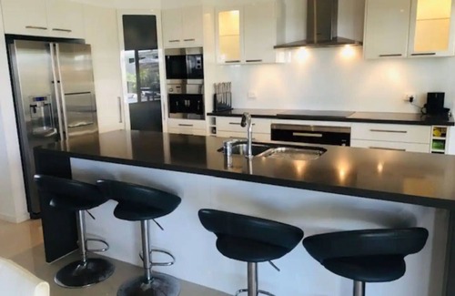 Noosaville House | Superb architecturally designed residence