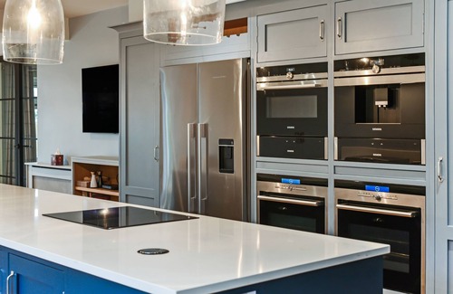 Middleton-on-Sea House | Superb beach house with beautiful garden with hot tub and private beach access