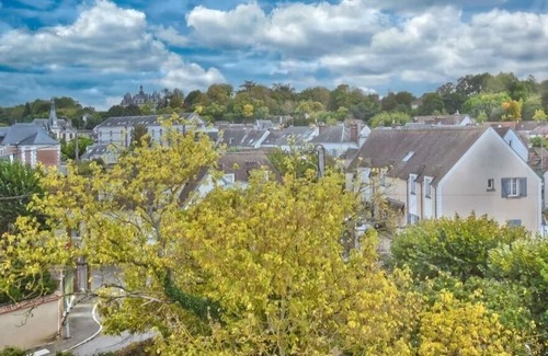 Nogent-le-Roi House | Superb Downtown Apartment