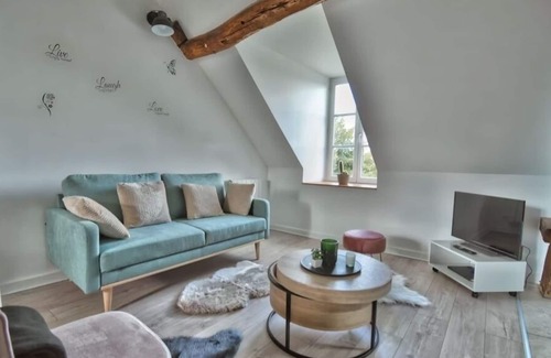 Nogent-le-Roi House | Superb Downtown Apartment