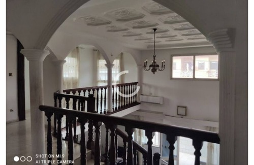 Yaounde House | 🏡 Superb Furnished Duplex - 5 Bedrooms, 5 Showers, Top-of-the-range Comfort