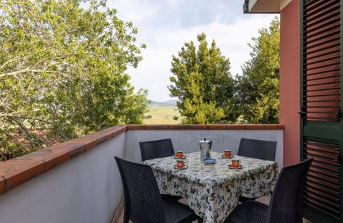 Lorenzana House | Superb "Tuscan" style cottage dominates a magical landscape, welcomes families.