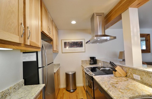 Moose Wilson Road Condo | Superb Upgraded 1 BR/BA King Bed End Unit in the Newest Building in The Aspens!