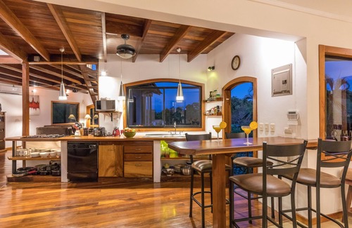 Manuel Antonio Villa | Superb Villa with Ocean View, New Pool !